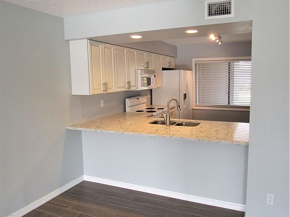 5th image of 2125 Golf Isle Dr APT 1411