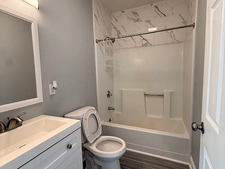 154 Marshall St #1 — Photo 4