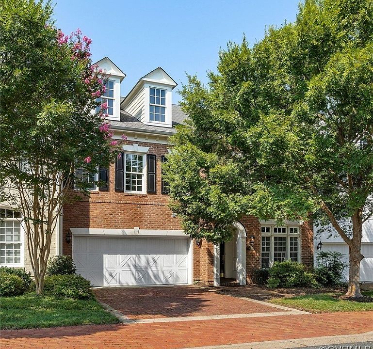 1st image of 1011 Hyde Ln