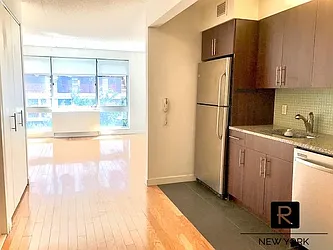 Rented by R New York
