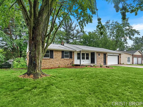 2nd image of 4871 Newcastle Dr SE
