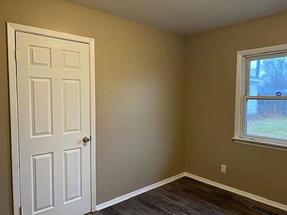 4th image of 7501 Kentucky Ave