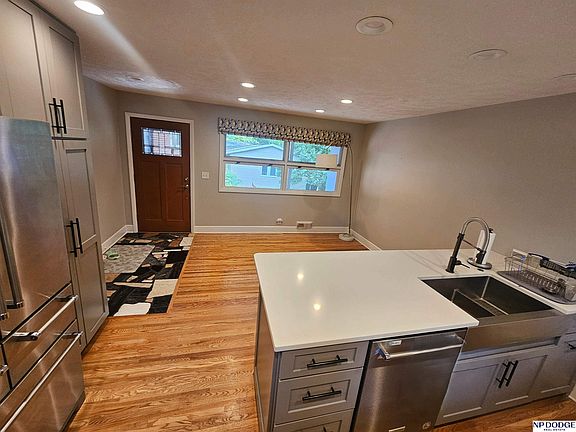 4th image of 700 Eldon Dr