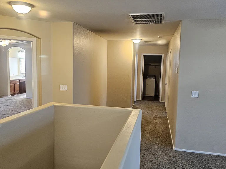 586 W Cobblestone Ct — Photo 7