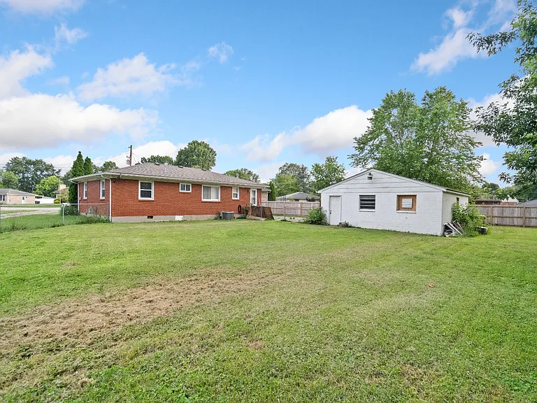 5411 Fennel Ct — Photo 16