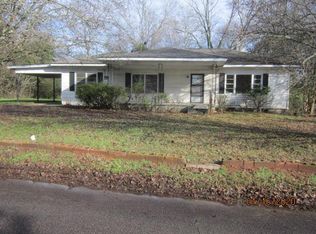313 McGuire St, Washington, GA 30673