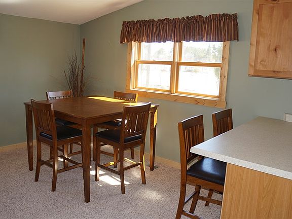 5th image of 43 Glen Cir