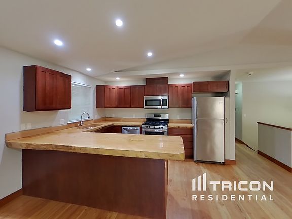 4th image of 5525 SE Bulman Ave