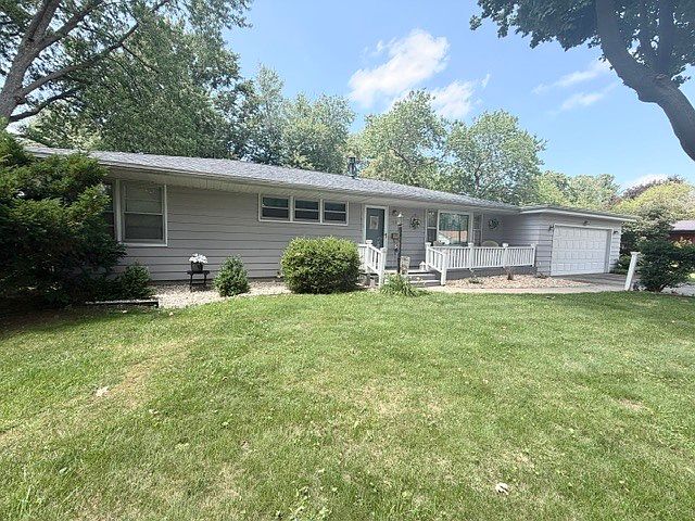 1st image of 1100 Meadowview Dr