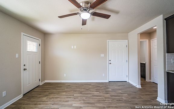 5th image of 7370 Brook Valley Dr