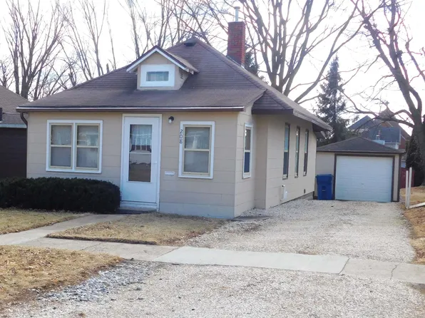 208 1st St, Manning, IA 51455