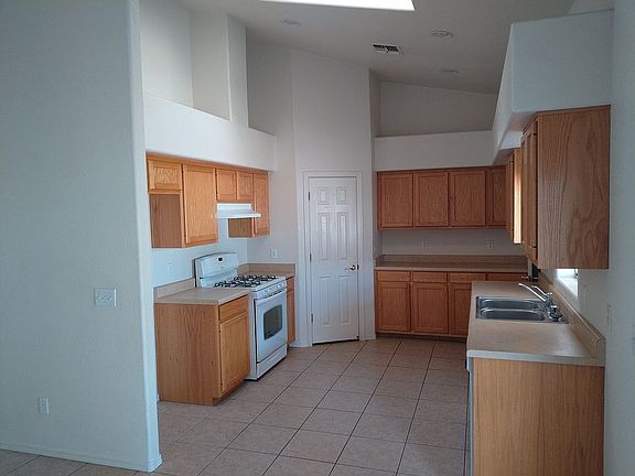 5th image of 2414 Wallapai Ave