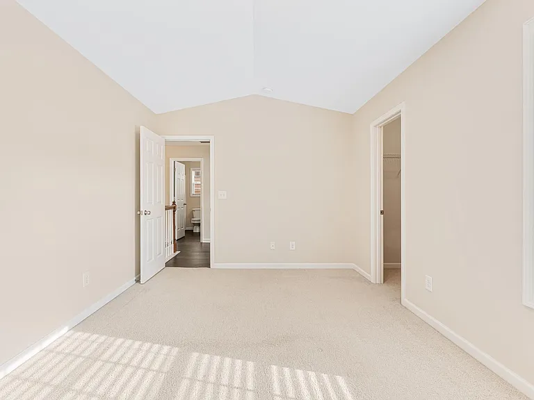 5529 Chatham Cir — Photo 18