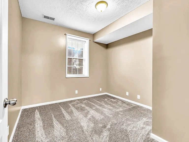 2856 Sharpie Dr — Photo 34