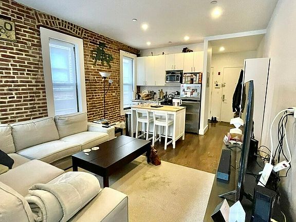 5th image of 282 Manhattan Ave #5C