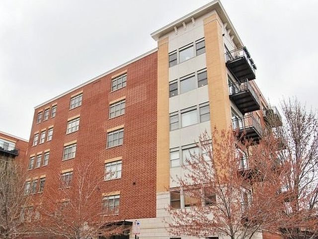 1st image of 2300 W Saint Paul Ave #A202