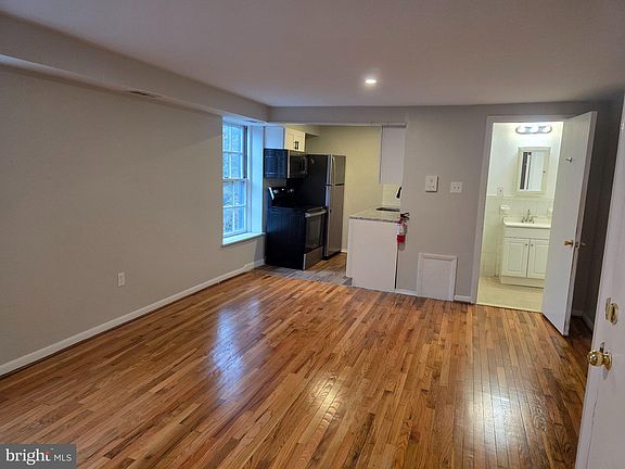4th image of 100 N 3rd St APT 4B