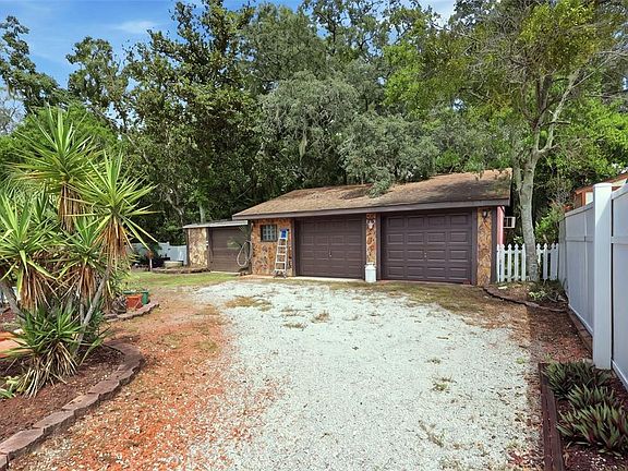 3rd image of 324 RIVIERA DRIVE