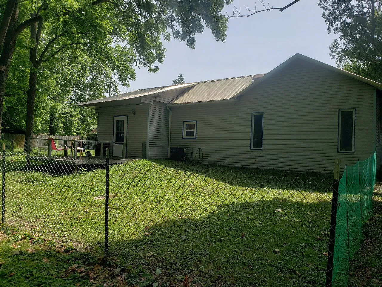 1 bed, 1200 sqft, $1,250 — Photo 2