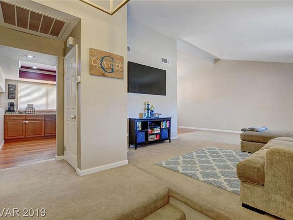 4th image of 7485 Valderas Dr