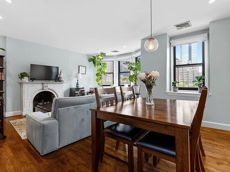98 Chandler St #4 — Photo 3