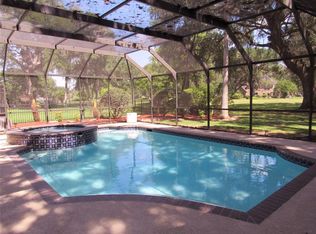 211 S Amherst Dr, West Columbia, TX 77486