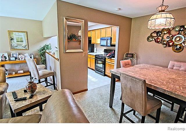 2nd image of 49350 Mayflower Ct