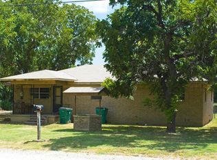 530 N 3rd St, Jacksboro, TX 76458