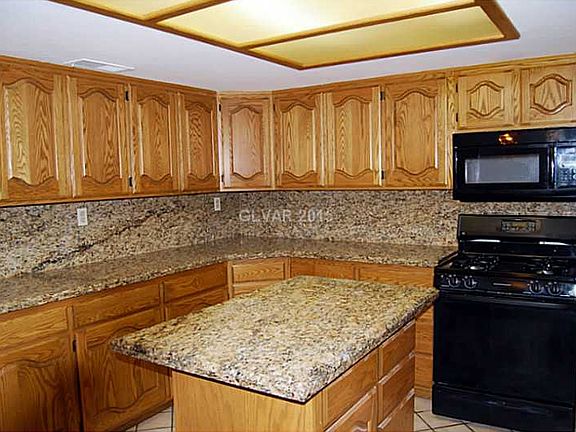 3rd image of 4025 Acapulco Ave