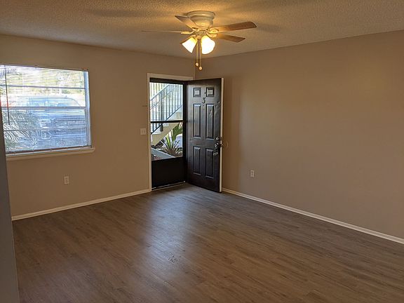 3rd image of 323 Olmstead Dr APT 3
