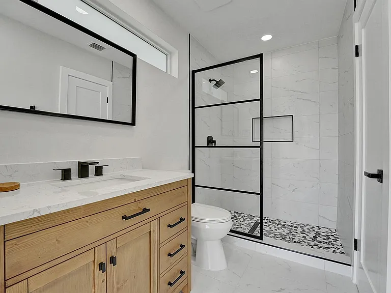 5011 Buchanan St — Photo 50