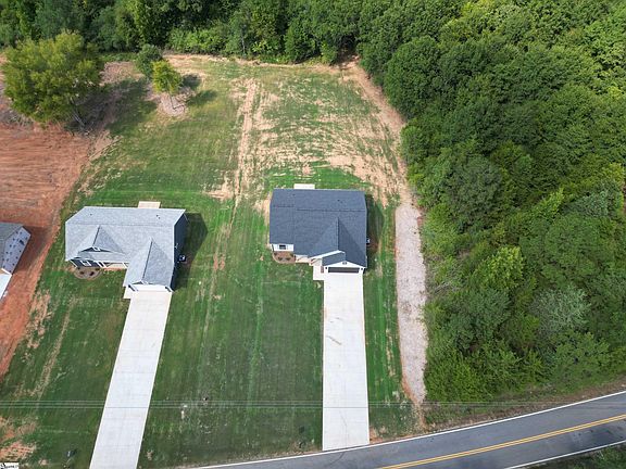 3rd image of 486 Hellams Rd