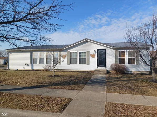 3336 Fall Valley Dr, Columbus, IN 47203