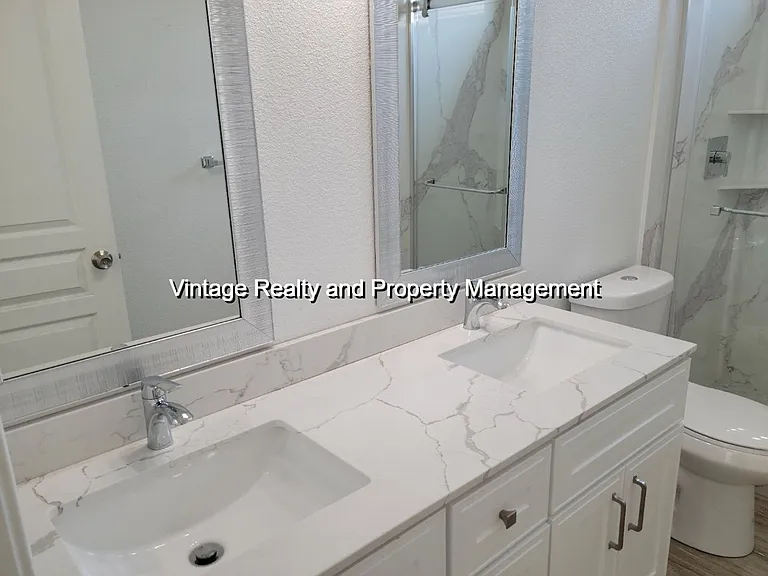1052 Foxfire Dr — Photo 17