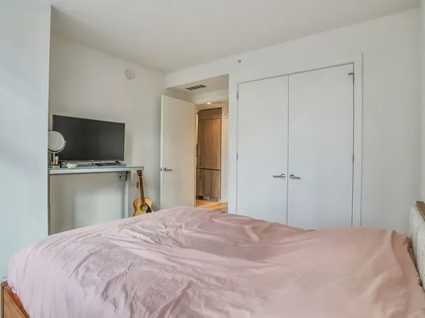 151 Bay Street image 13 of 30