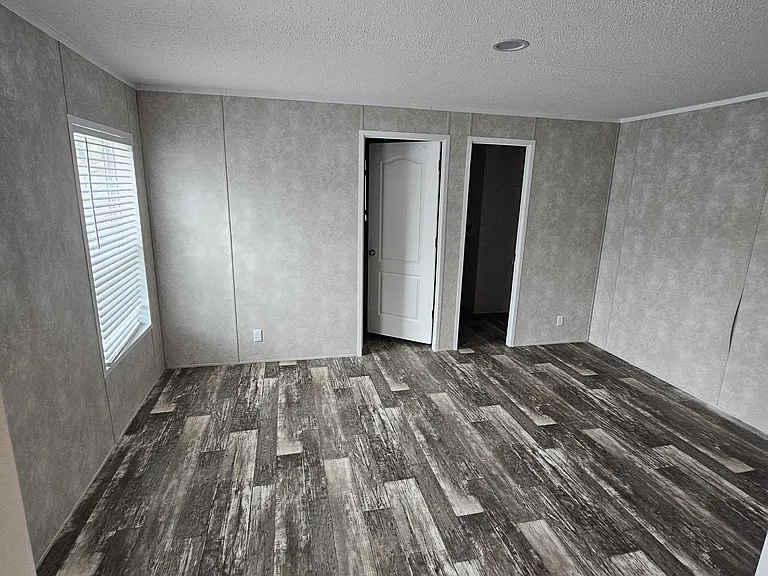 2300 Lafayette Ave #26 — Photo 11
