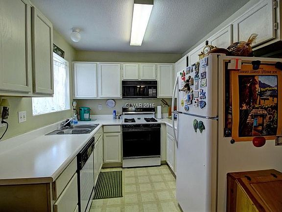 4th image of 715 Anne Ln #83B