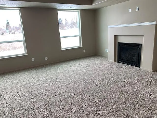 3 bed, 2692 sqft, $2,795 — Photo 2