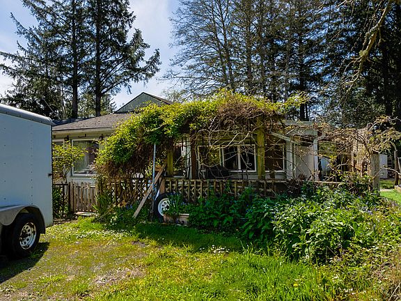 4th image of 4665 Silversands St W