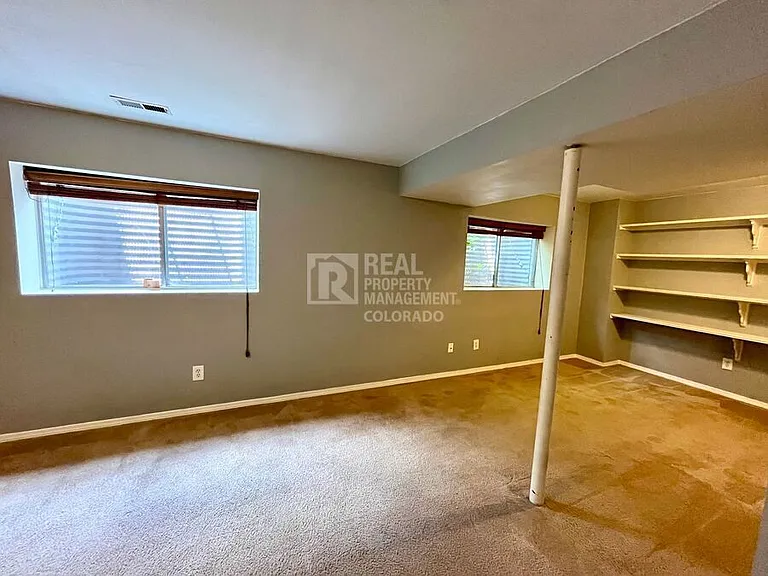 1313 Coolcrest Dr — Photo 15