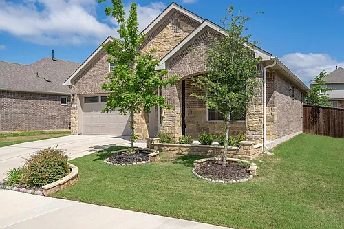 2113 Gabriels Horn Rd Photo 1