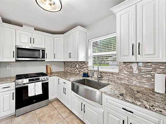 3rd image of 5106 THONOTOSASSA ROAD