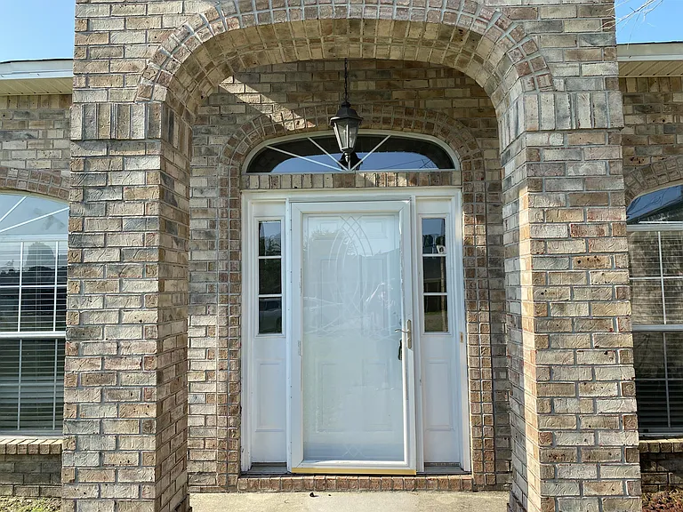 353 Peggy Dr — Photo 1