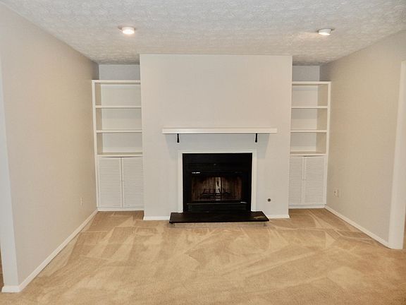 Fireplace with gas starter