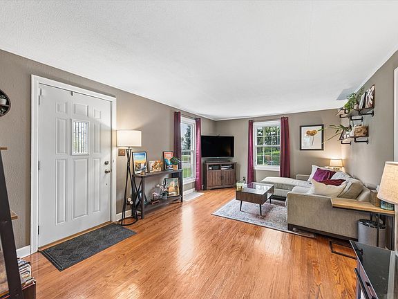4th image of 1703 Terrace Ave