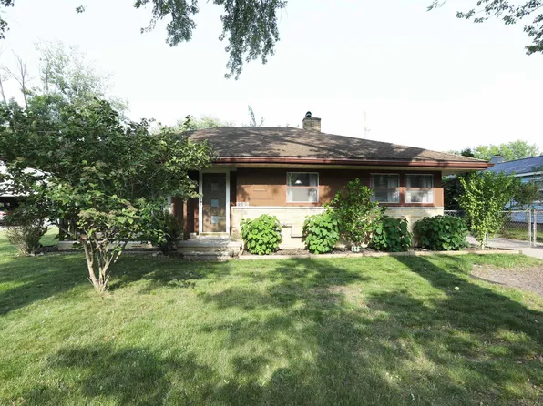 960 Lee St, Algonac, MI 48001