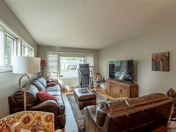3rd image of 2737 Beth Dr