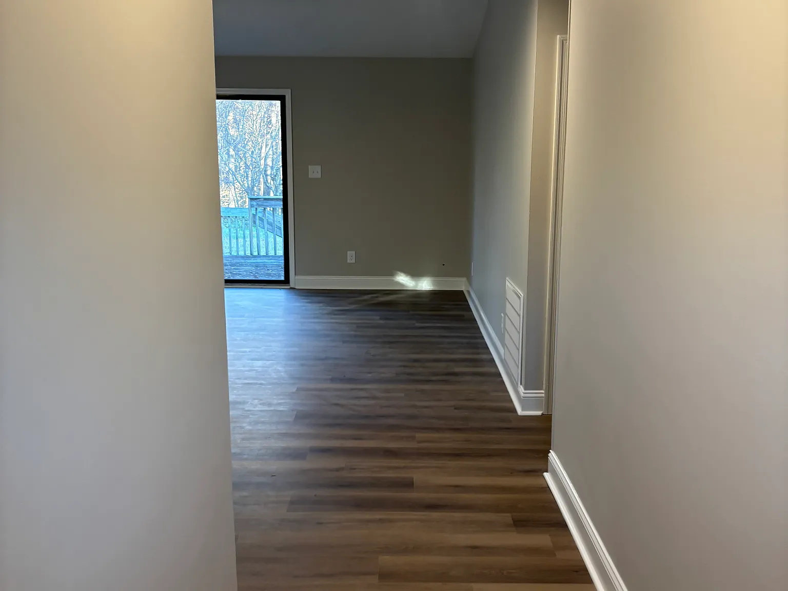 205 Cedar Forest Ln — Photo 2