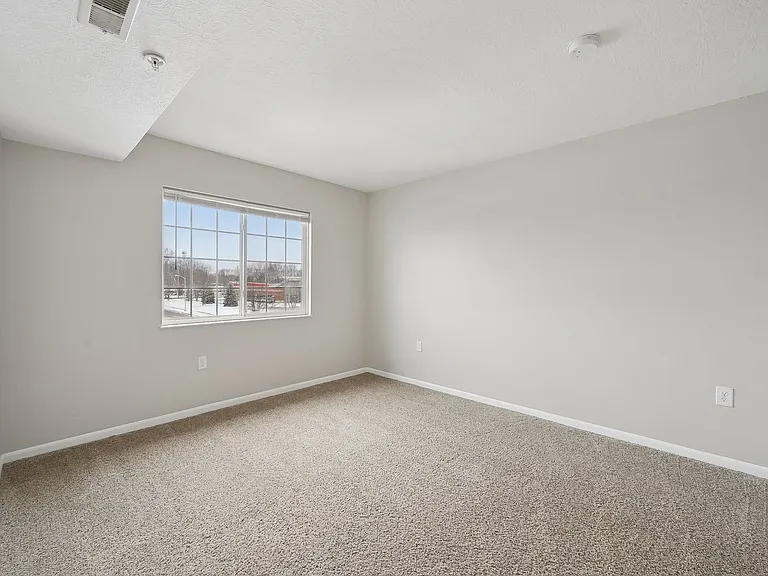 Somerset Place Apartments — Photo 40