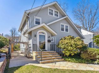 318 Crescent Ave, Leonia, NJ 07605